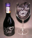 Glasgraveren, Wijnfles met glas